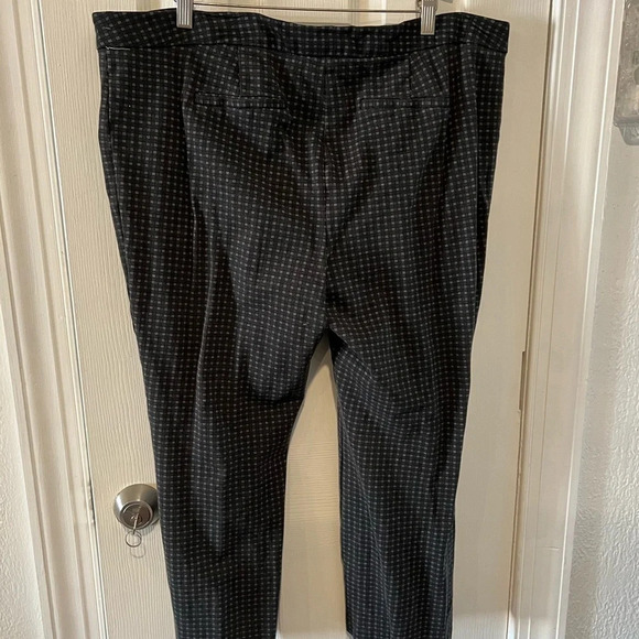 Time and try women’s capris - Picture 3 of 3